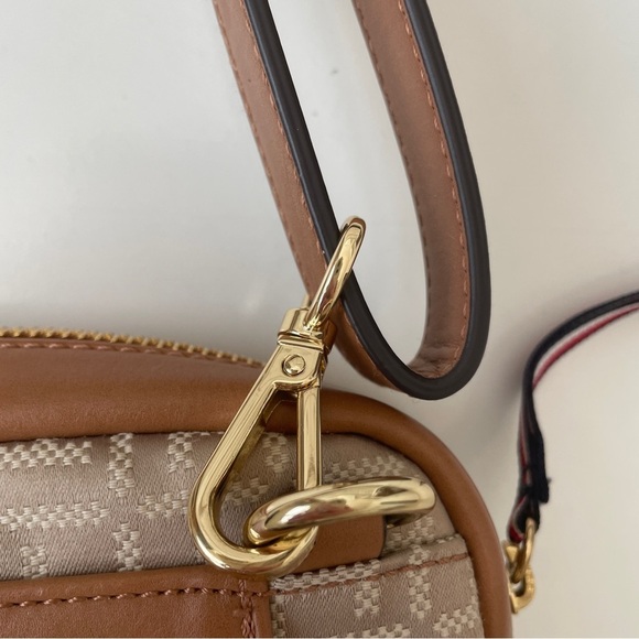 Tommy Hilfiger Logo Signature Convertible Belt Bag Tan Mini Crossbody - Picture 9 of 15